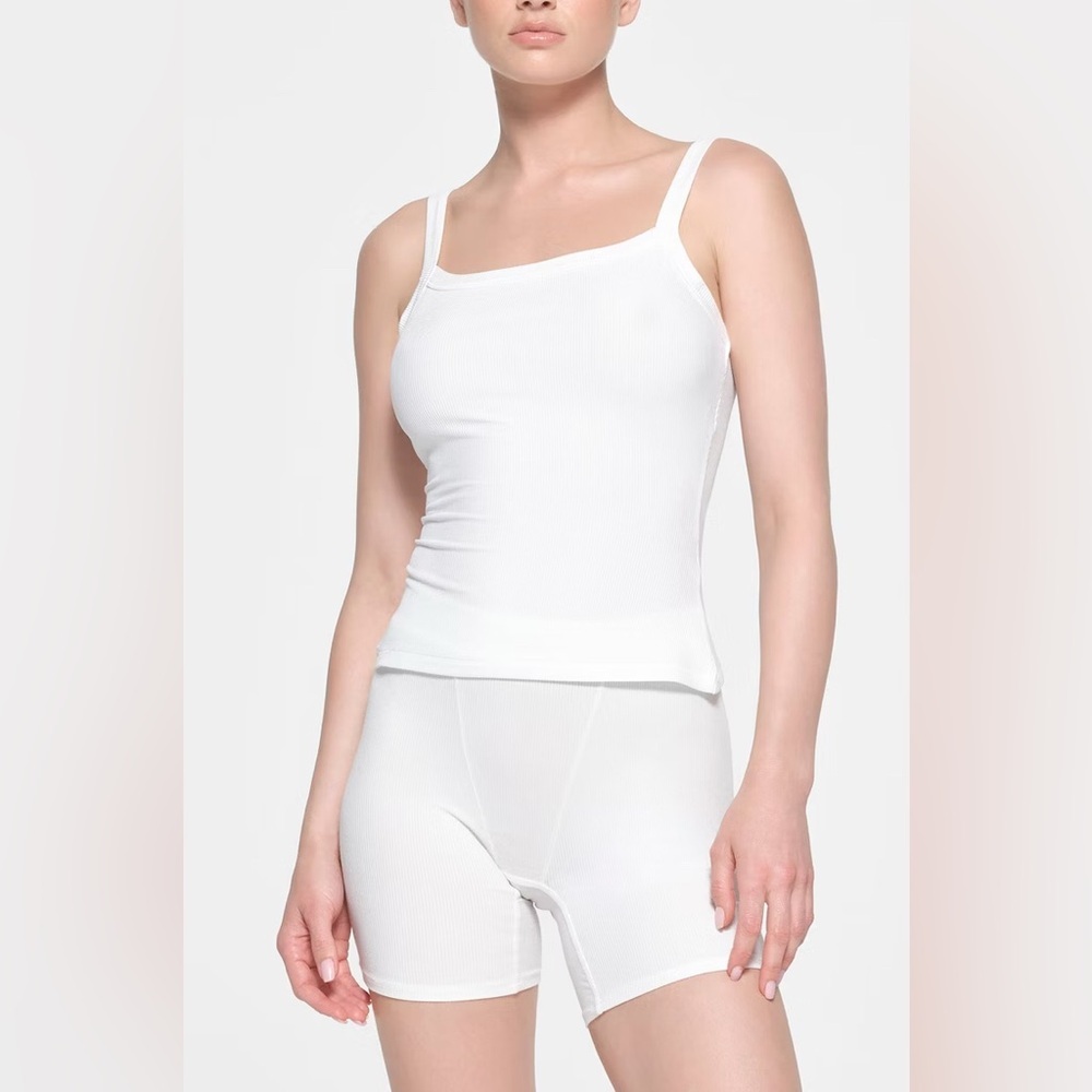 SKIMS SOFT LOUNGE SCOOP NECK TANK SIZE S